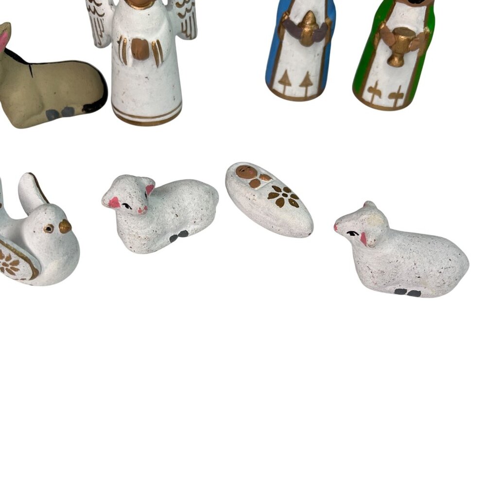 Hand-Painted Ceramic Nativity Set With 12 Pieces - Picture 9 of 13